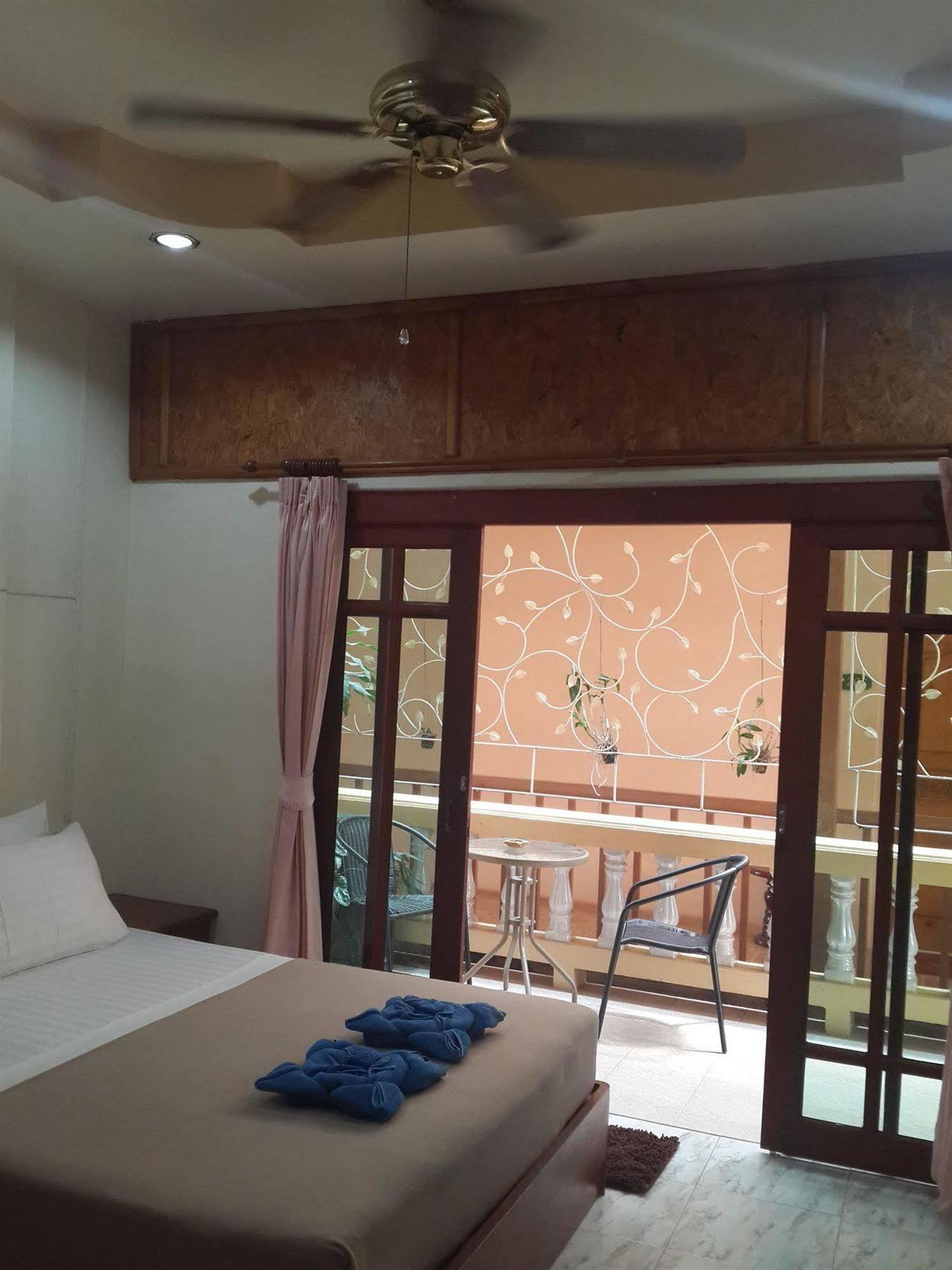 โรงแรม คุณหญิง เฮาล์ 2*